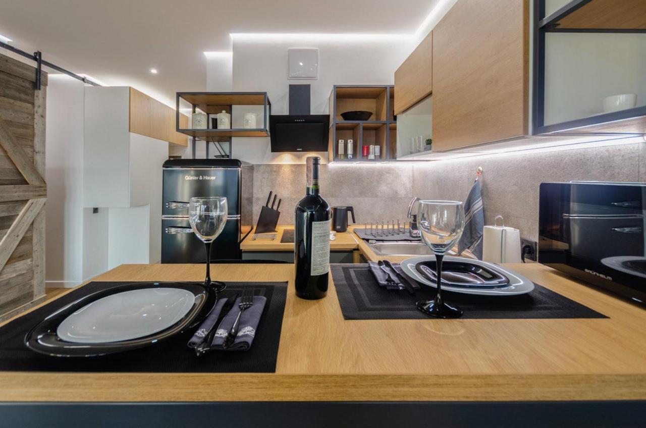 Vip - Smart Apartment Kyiv Exterior photo
