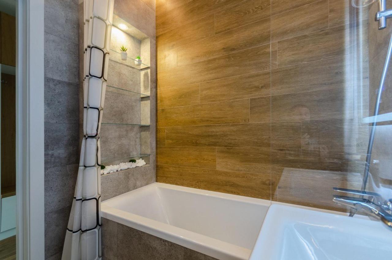 Vip - Smart Apartment Kyiv Exterior photo